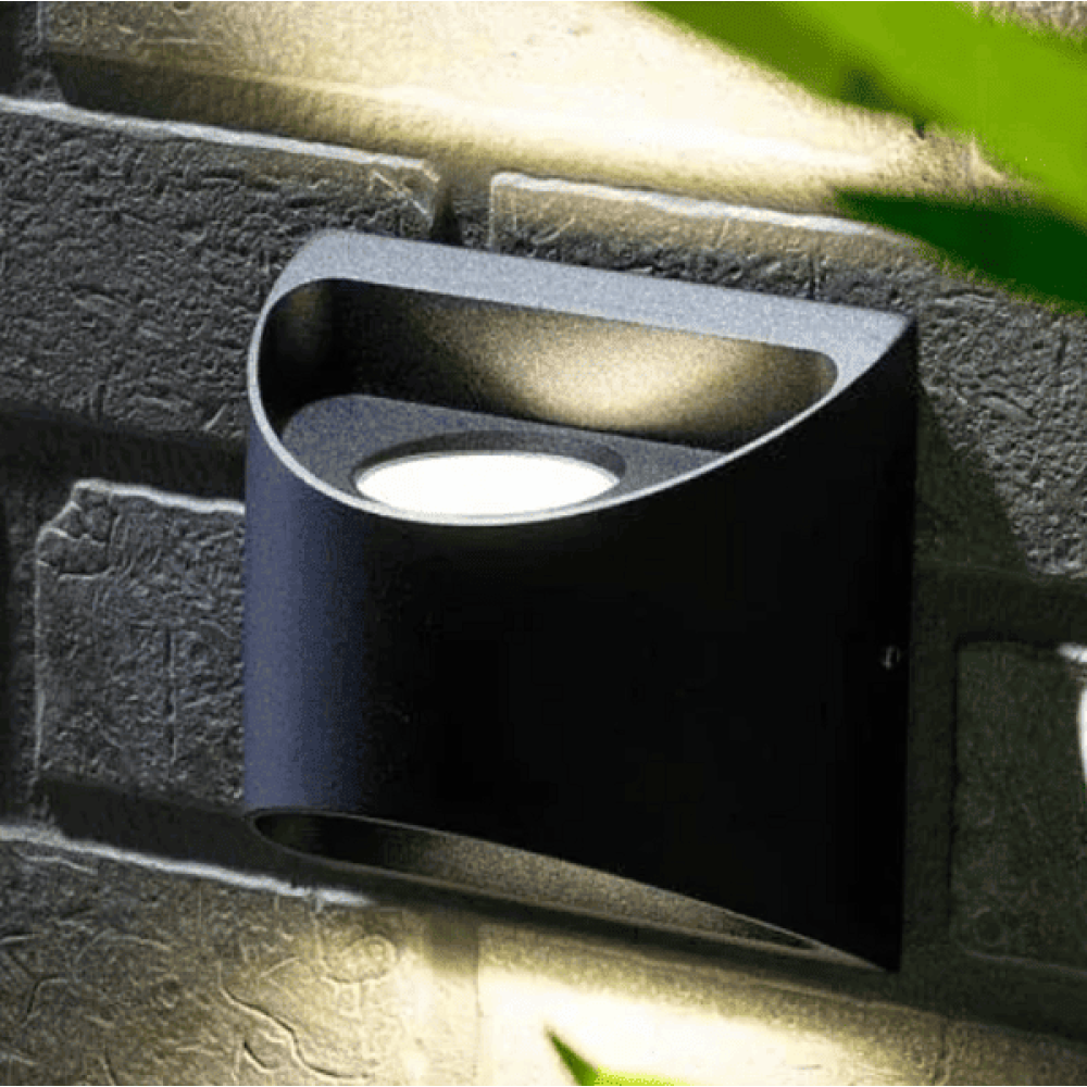 מבריק 8W Black Binley Manu Up Down פנס קיר בגימור שחור