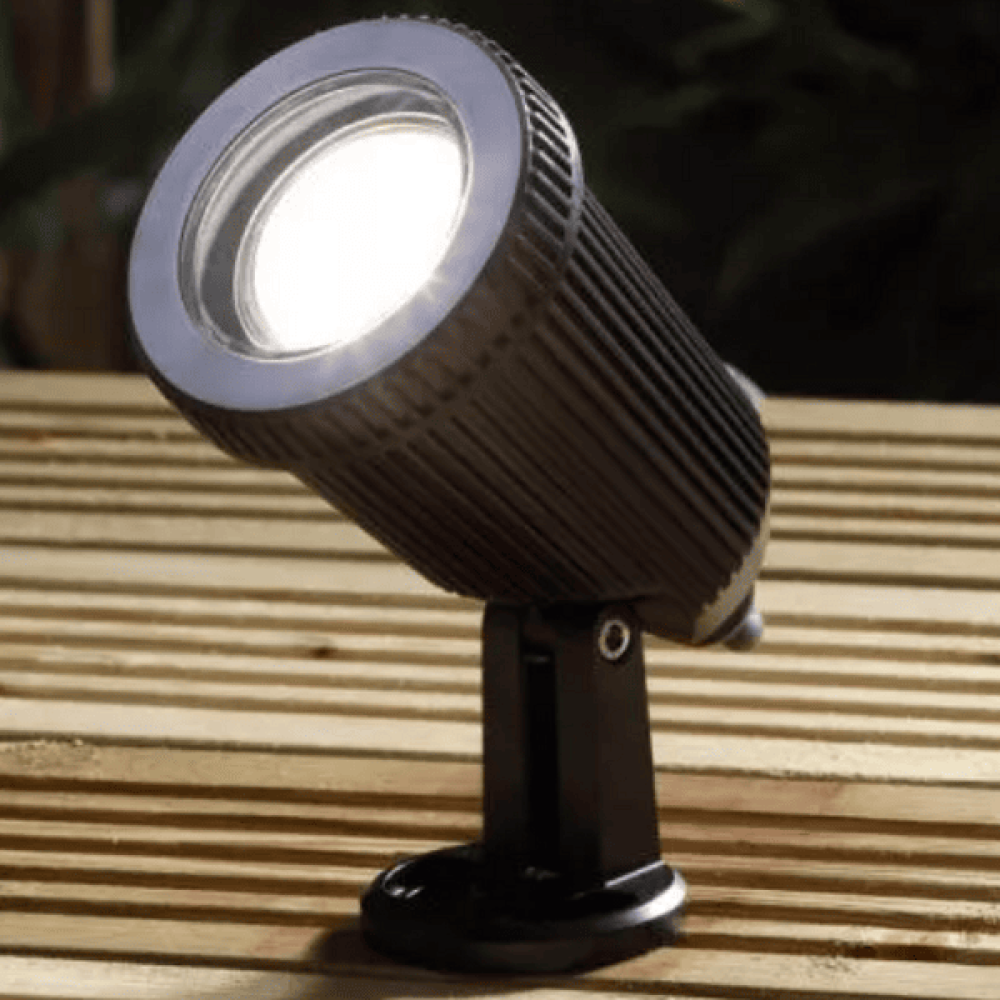 Luz de punta de tierra para exteriores en pozos de acabado negro Luz individual LED Coastal CZ-31806-BLK